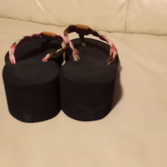 Sandals, flip flops - Picture 3 of 6